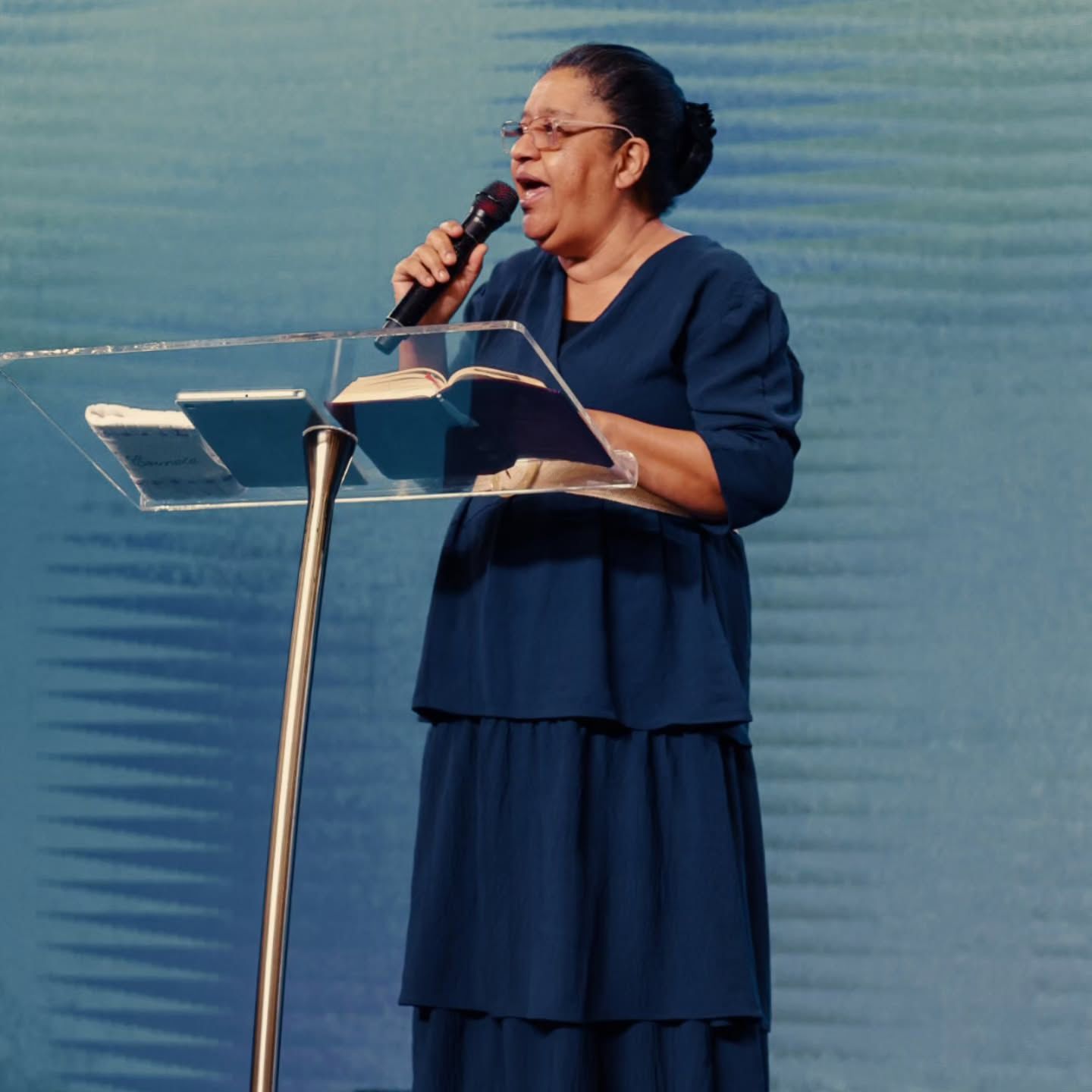 Missionária Erinete Teodoro ministrando